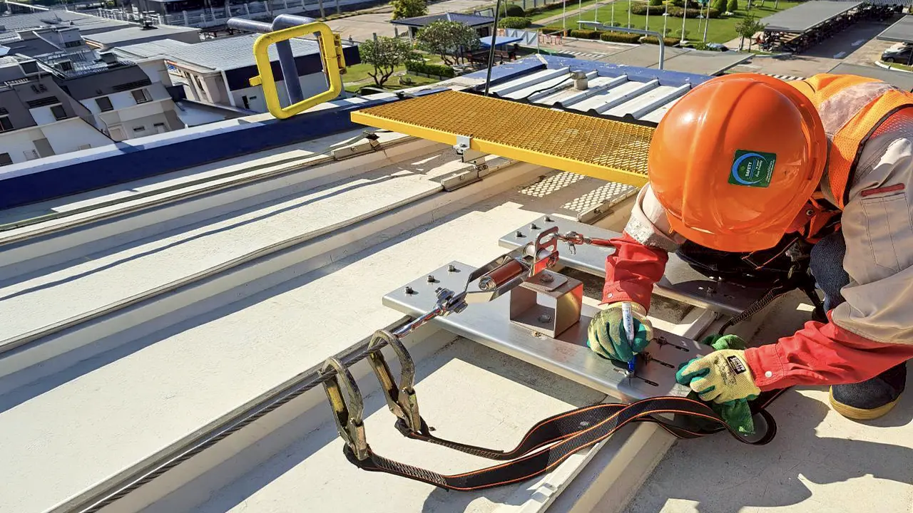 blog09_horizontal-lifeline-system-maintenance_1280x720